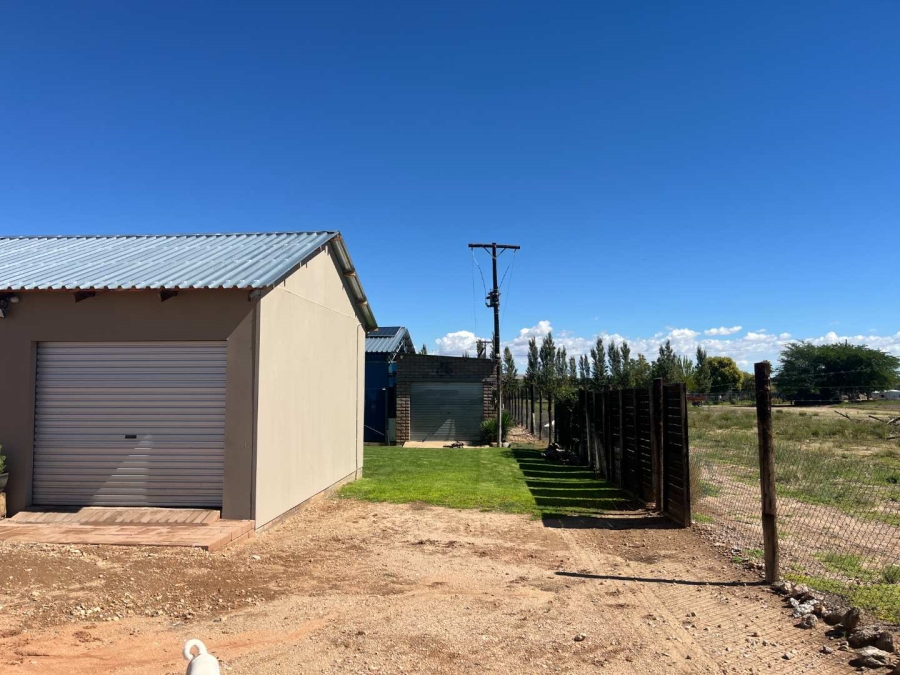 2 Bedroom Property for Sale in Kanoneiland Northern Cape
